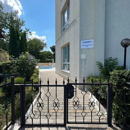 студио галерия - Galeria Apartment *